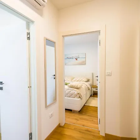 Tonka Apartment *