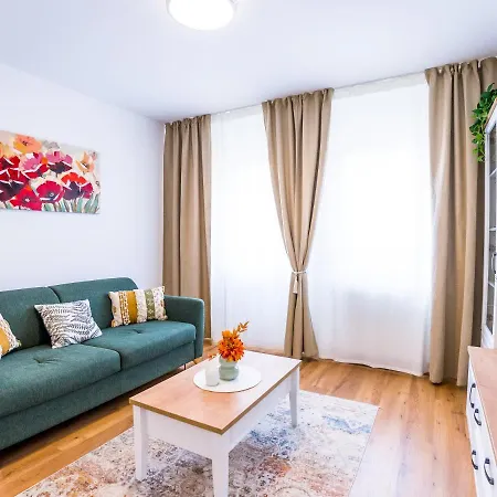Tonka Apartment